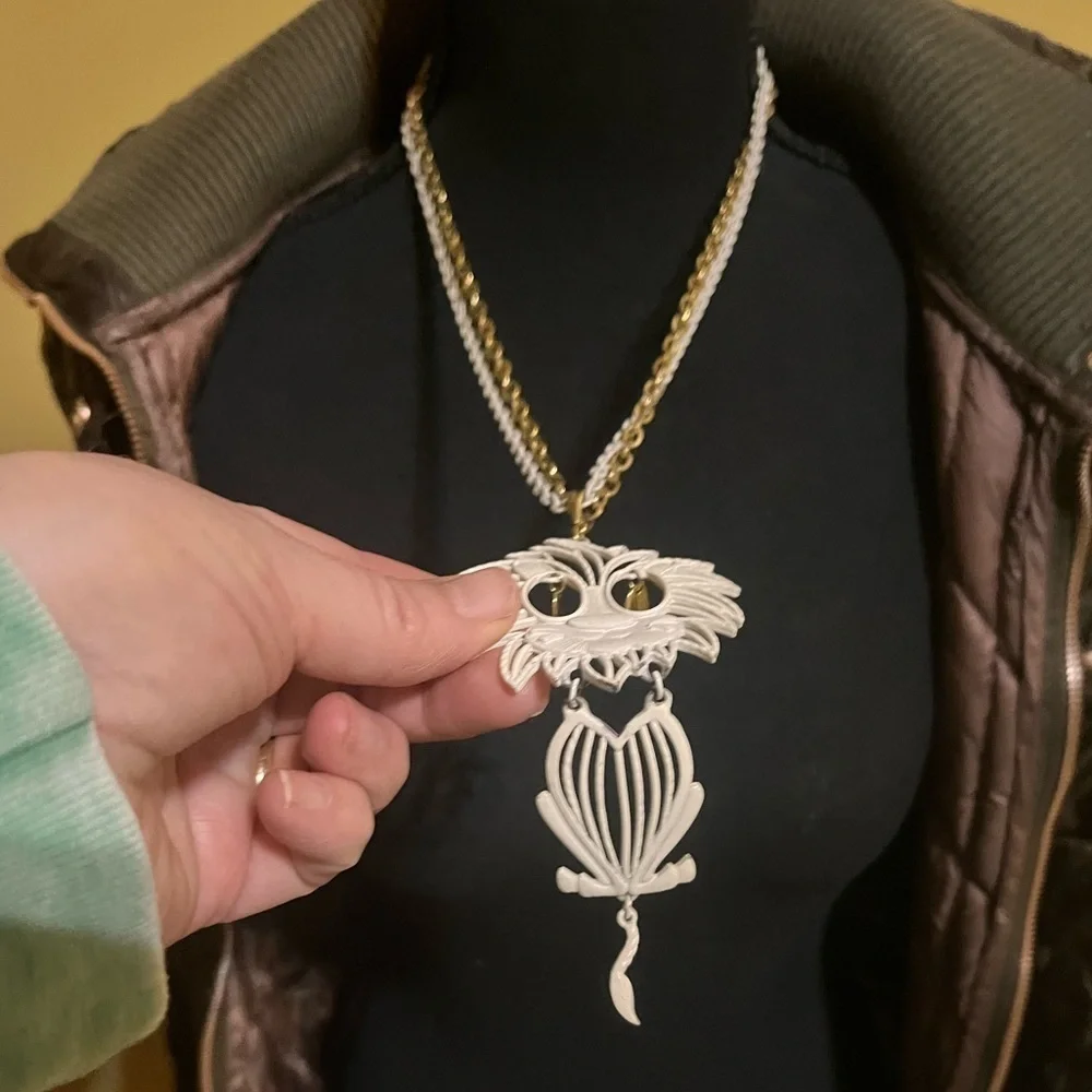 Vintage Alan 1970s White Enamel Articulated Lion Pendant Statement Necklace 24